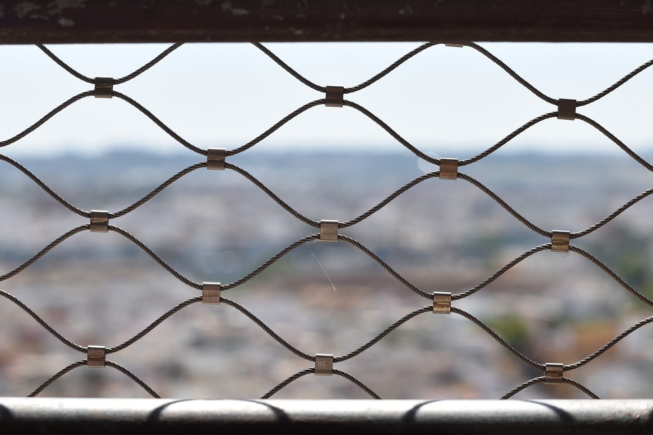 刀剑仙域-送超级VIP:龙华公司代理注册公司