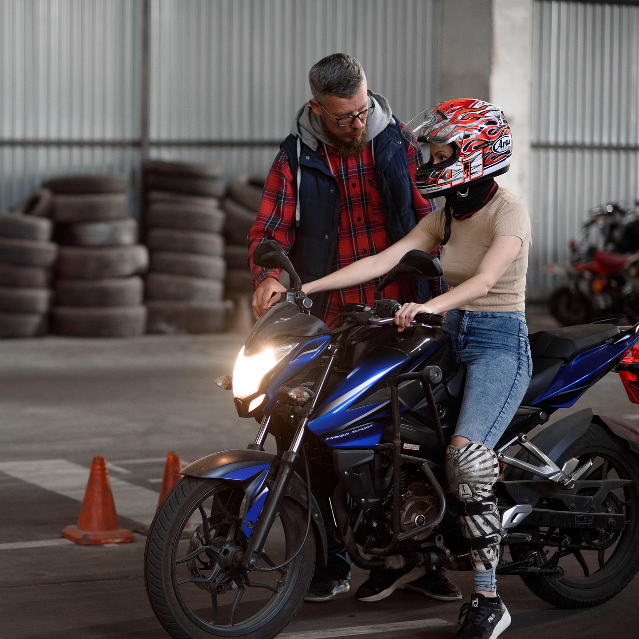 郑州讯捷实名账号：鑫贷金融app详情下载教程